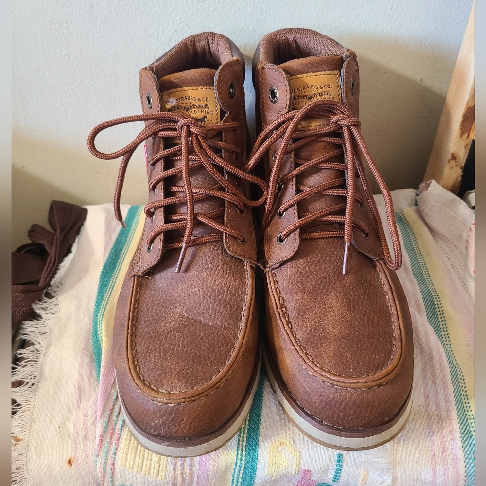 Levi's Brown Boots